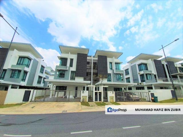 Lambaian Residence