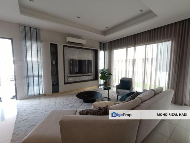 Lambaian Residence
