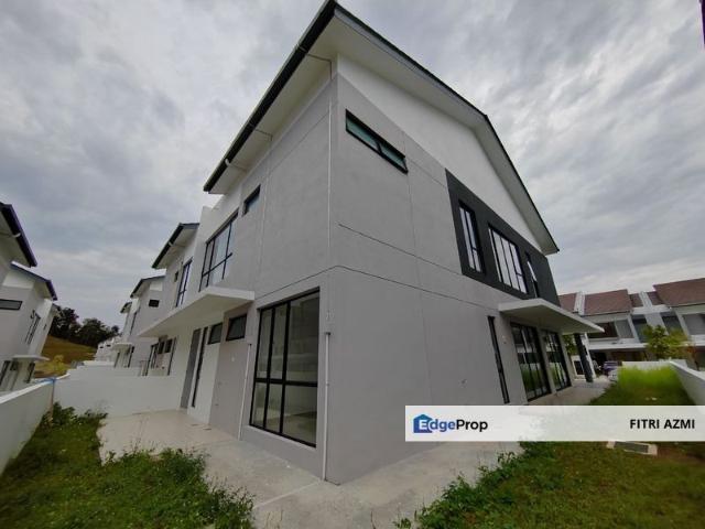 Lambaian Residence