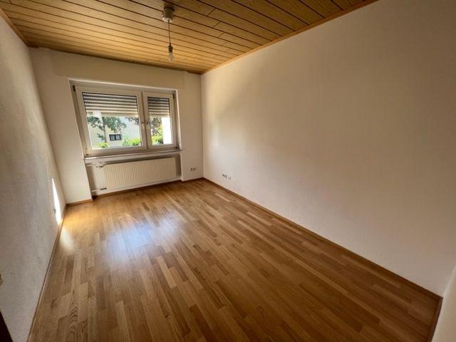 Lambert&Strelow*Sehr gepflegtes und renoviertes Reihenmittelhaus in Wiesbad.