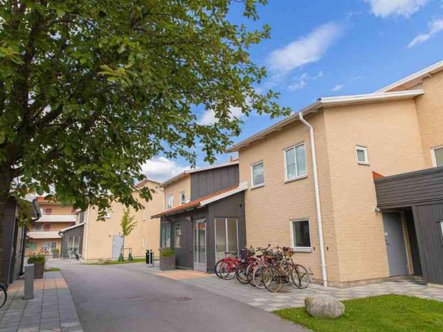 Lambohov, Tröskaregatan 47.12