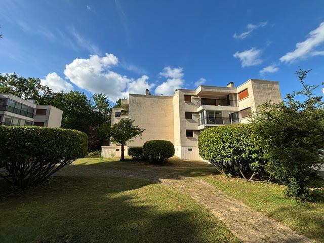LAMORLAYE CENTRE VILLE BEAU F4
