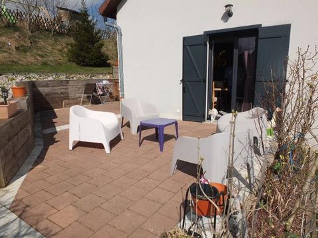 LAMOURA: Maison familiale avec jardin et 4 chambres