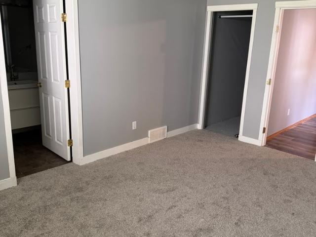Lampard House – 3 Bedroom Basement Suite with 2 Car Garage