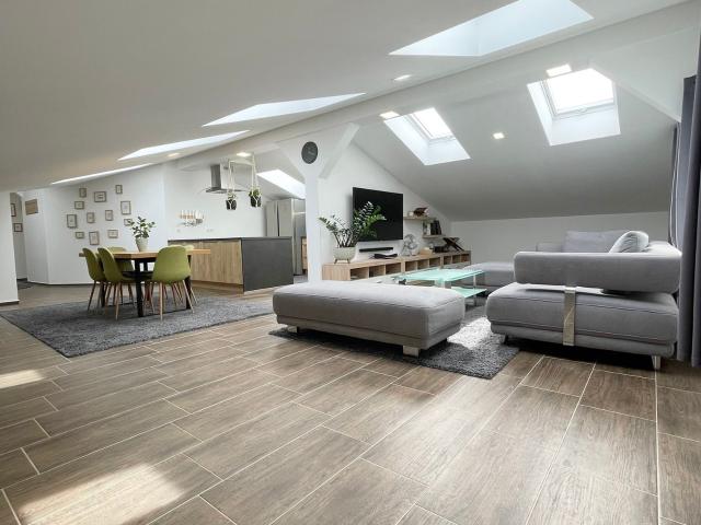 LAMPRECHTSHAUSEN | Moderne Dachgeschosswohnung mit Loft Feeling und hochwertiger Ausstattung