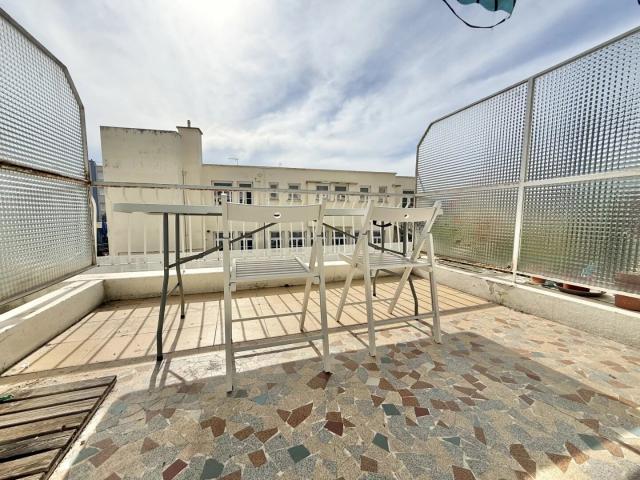 Lanterne: 3 pièces traversant avec terrasse
