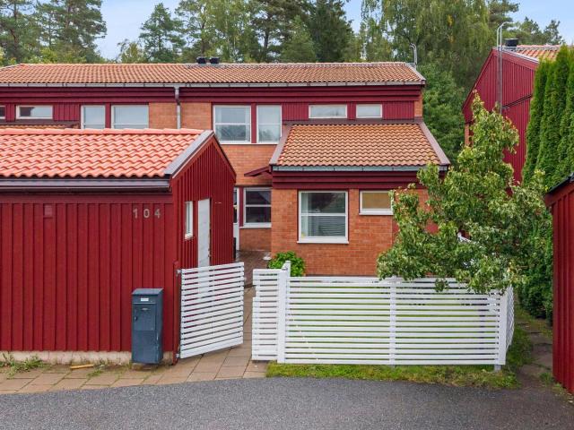 Lantjägarvägen 104