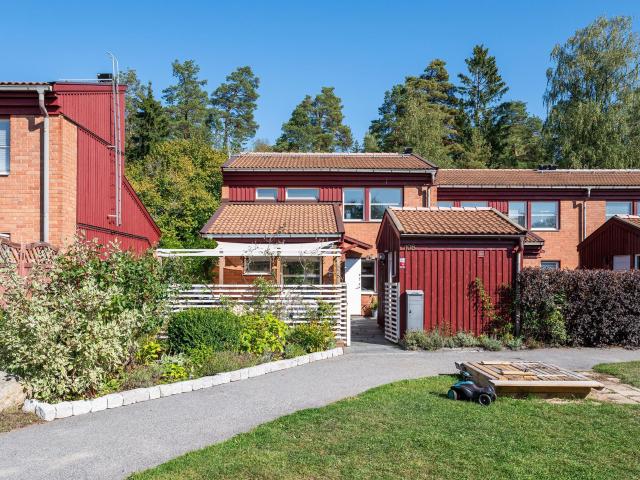 Lantjägarvägen 108