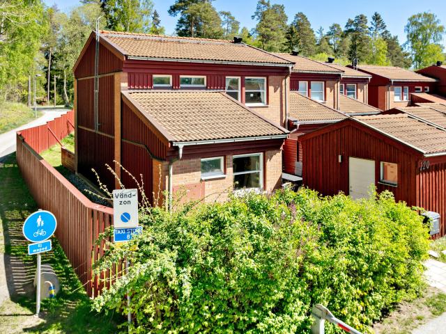 Lantjägarvägen 120