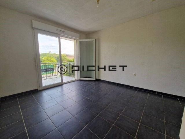LANTON 33138 APPARTEMENT T2 BALCON