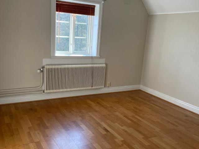 Lantligt hus i fin miljö 100 m² 11 000 kr