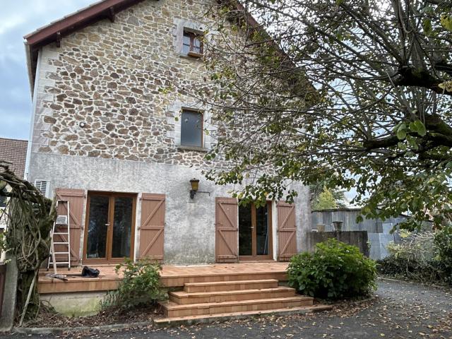 Lanuéjouls Location Maison 12