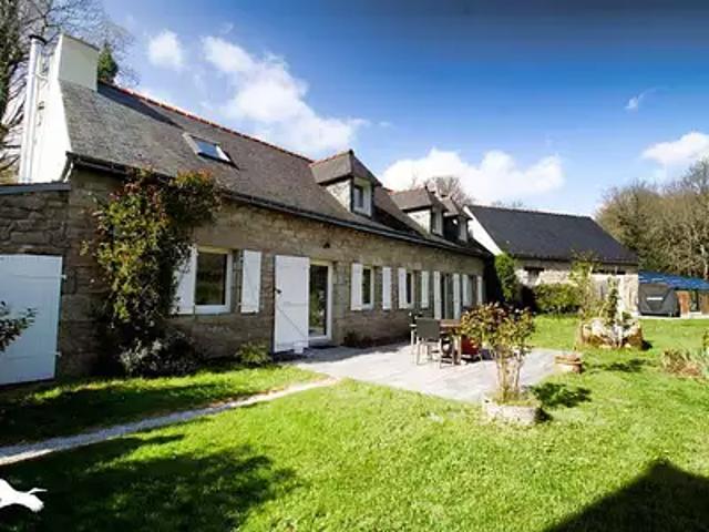 Lanvénégen 56320 Achat / Vente maison 9 pièces t9 au dernier étage parking