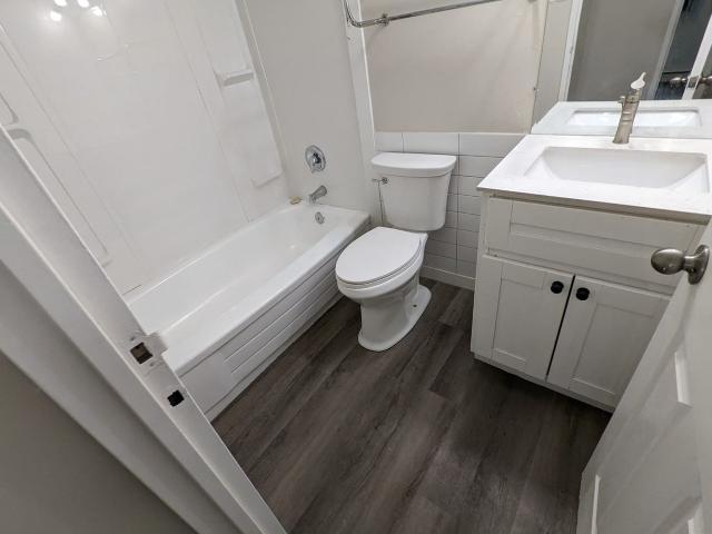 Lancelot Apartments 1 Bedroom Apartment for Rent at 1702 22nd St W, Saskatoon, SK S7M 0T5 Mount Royal