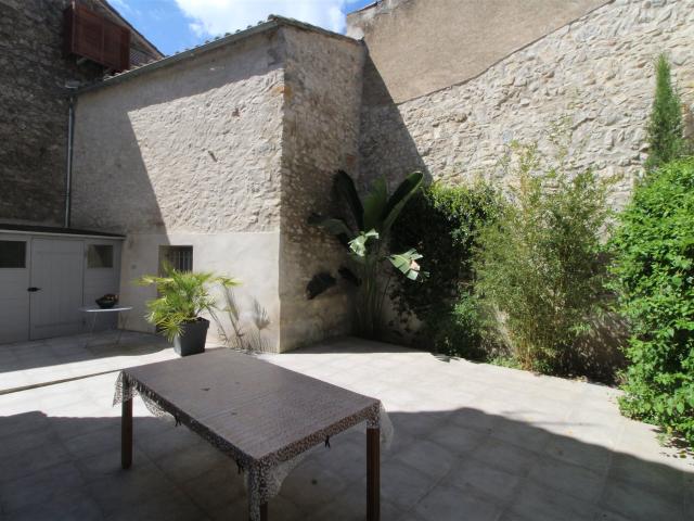 L'ancienne écurie des remparts avec son grand patio de 80 M2. 80m² Lagrasse