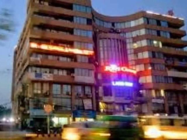 Land Mark Plaza Gulberg ZafarAli Road 724 Sqft Office For Rent best Lahore Gulberg 5 ID 26034