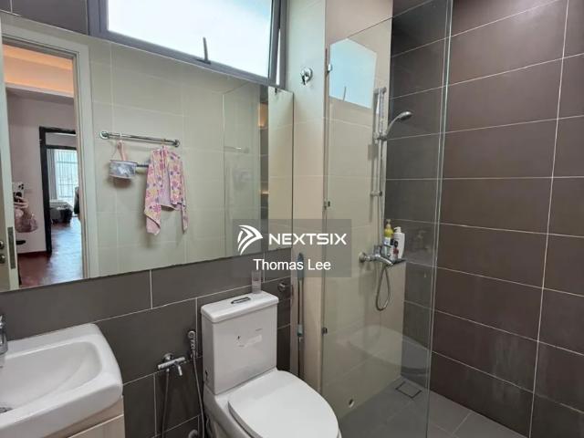 Land for sale Jalan Quarry Mountain land 1st lot beside main road Can be a detached house or a semi detached house Perpetuity land title ️52 point * RM 20k = RM 1,040,000