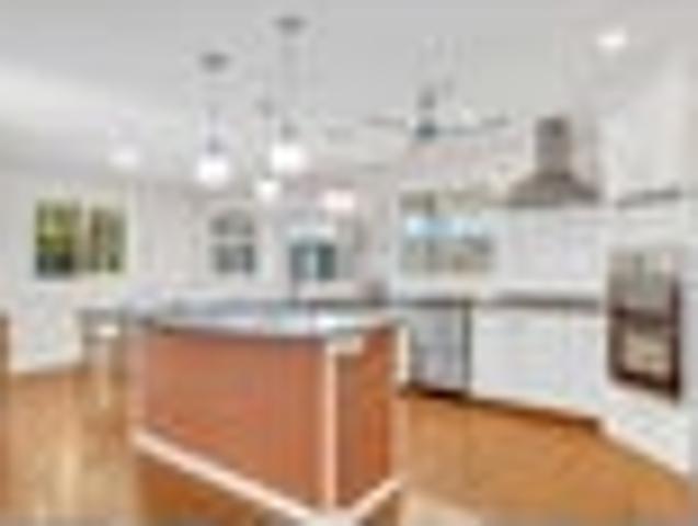 Land, Location and Lifestyle Here’s Your Chance!
