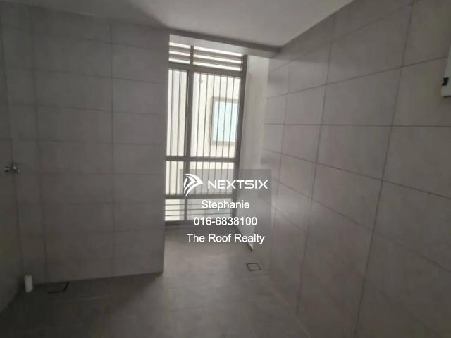 Land size 20'x 70' built up 1931 aqft Freehold Facing north Non Bumi Lot renovated Kitchen extend, table top Maintenance Fee RM195 per month empty house