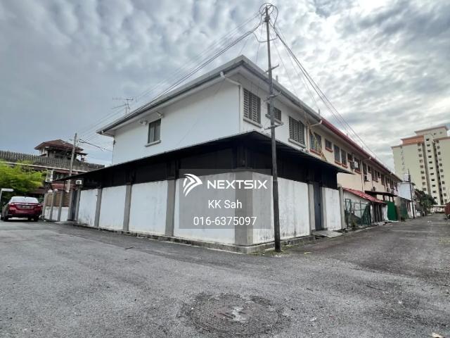 Land size 24 x 75 ft built up area 3600 sqft Facing main road High visibility from main road Facing East Sell with tenancy Grd floor Vacant asking RM4K 1st floor rented at RM1500