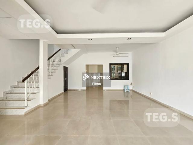 Land Size: 45 x 95 Built up: 3,720 sqft Land area: 4,275 sqft 6 Rooms 6 + 1 Freehold Facing South West Kitchen Table Top