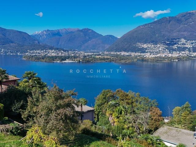 Land, umgeben von Grün mit bezauberndem Blick auf den Lago Maggiore