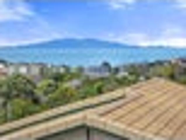 Land, Views and Versatility