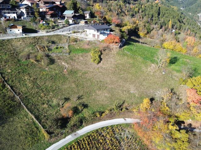 Land with utility services on sale in Daillon | dreamo. Ch