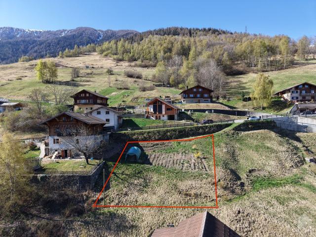 Land with utility services on sale in Euseigne | dreamo. Ch