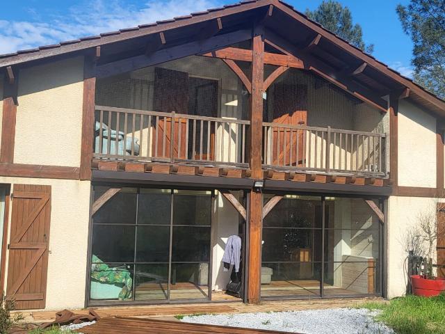 Landaise quartier recherché 153m² Salles