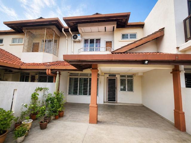 Landed 2Storey House in Taman Salak Perdana Near Klia For Sale