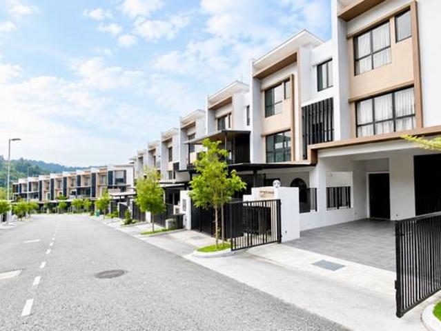 LANDED BARU MURAH3Sty Nassim Heights AmpangBELOW MARKET