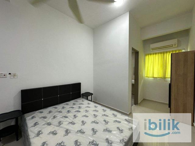 Landed Female House Middle Room for Rent