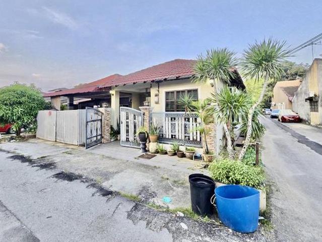LANDED FULL RENOVATED1Sty End Lot Taman Sri Serdang KLDEKAT MASJID