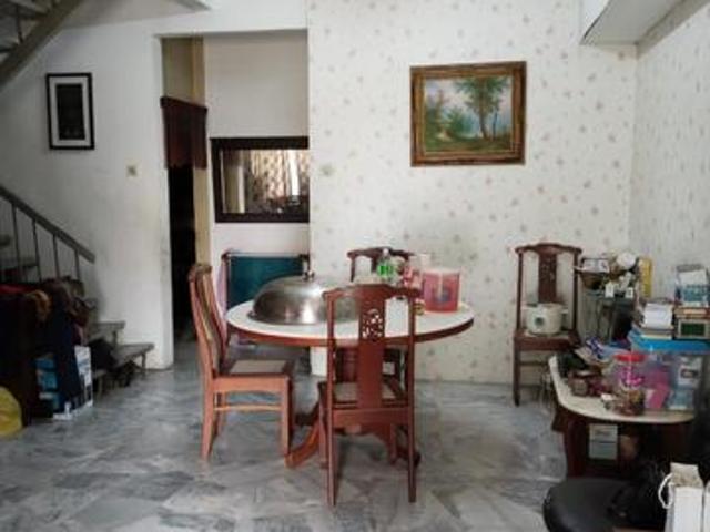 Landed House 4r3b Freehold 20x70 Taman Universiti Indah Seri Kembangan