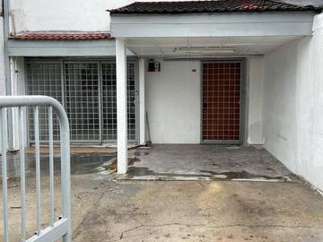 Landed House for rent Seri Kembangan