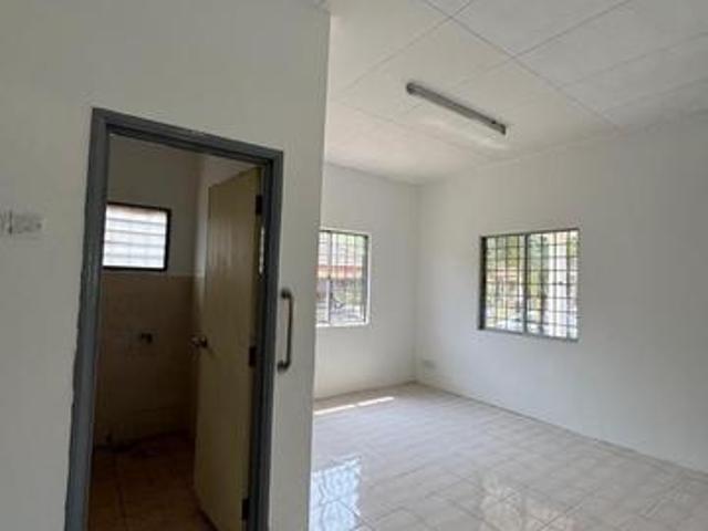 Landed Single Storey BungalowBelow 700kSeri Kembangan