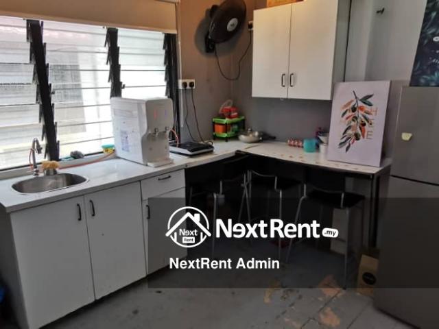 Landed Rooms near HELP uni free util & internet!