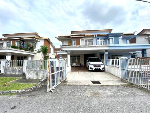 LANDED with SWIMMING POOL Semi D Taman Kipark Puchong