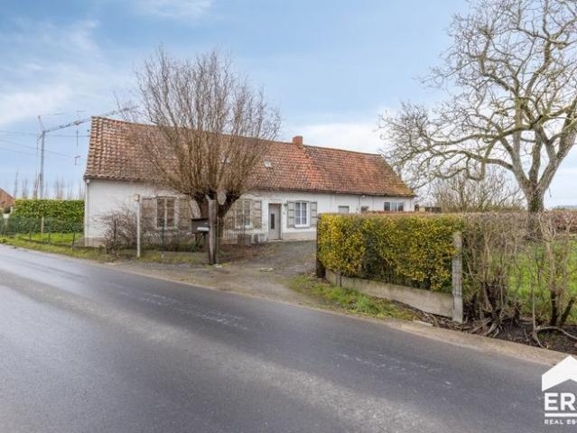 Landelijk gelegen alleenstaand hoevetje op ± 1.700 m²