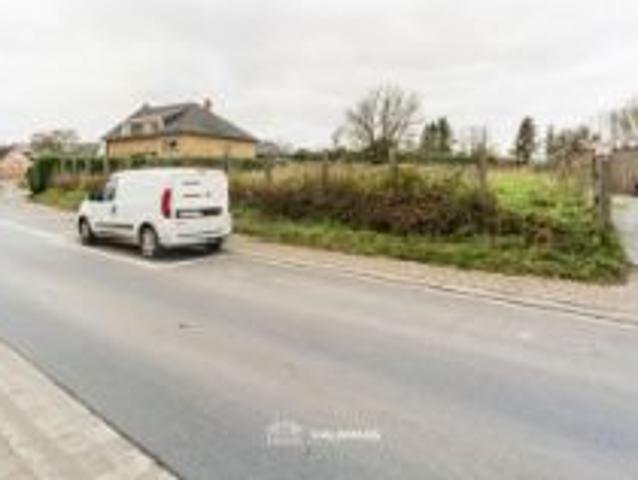 Landelijk gelegen bouwgrond voor een ruime driegevelwoning