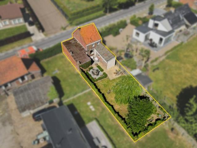 Landelijk gelegen halfopen bebouwing in Eernegem