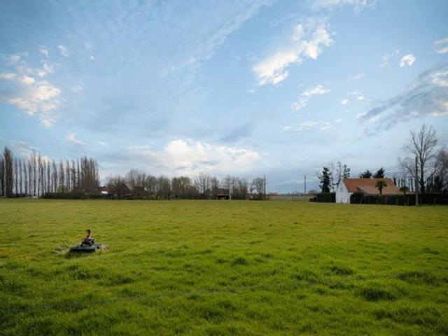Landelijk gelegen hoeve op 8228m2 grond met mogelijkheid tot