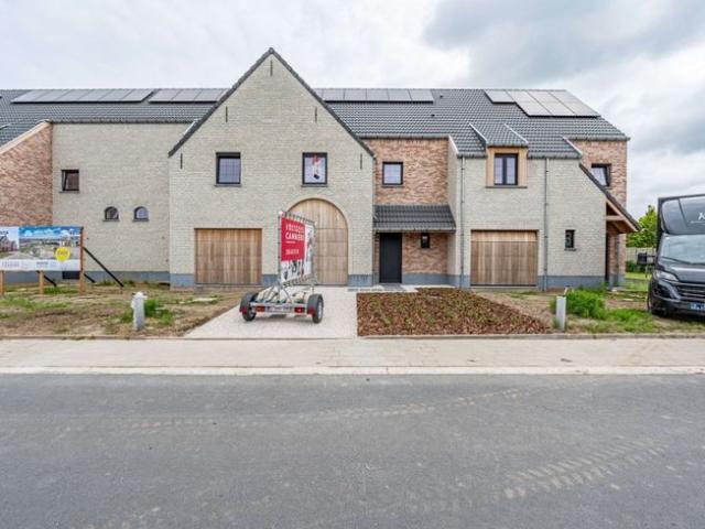 Landelijke nieuwbouwwoning op 249 m² TE KOOP in Wakken!