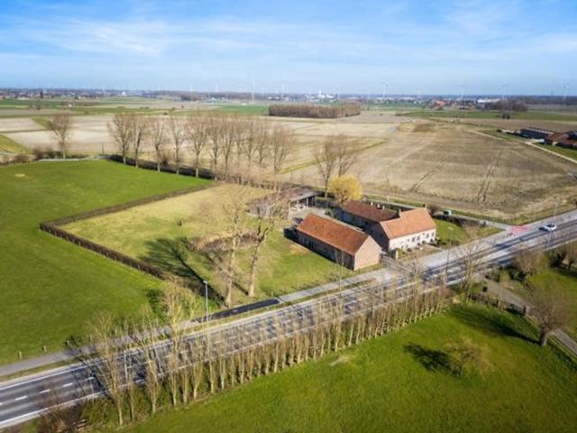 Landelijke gerenoveerde hoeve op korte afstand Brugge