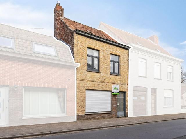 Verder af te werken rijwoning in het landelijke Beveren aan de IJzer