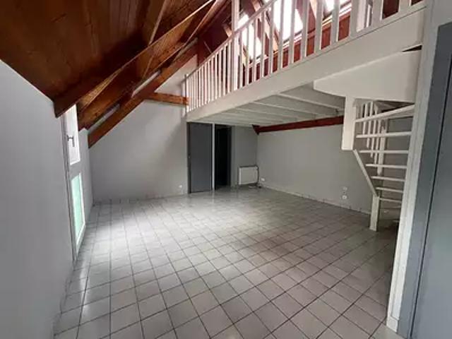 Landerneau 29800 Location appartement 2 pièces t2 au dernier étage