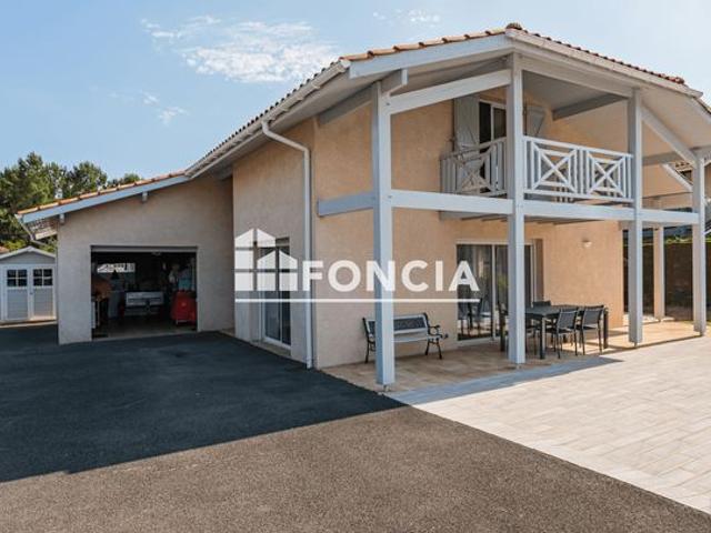 Landes côte sud. Villa individuelle de type 5 avec garage attenant