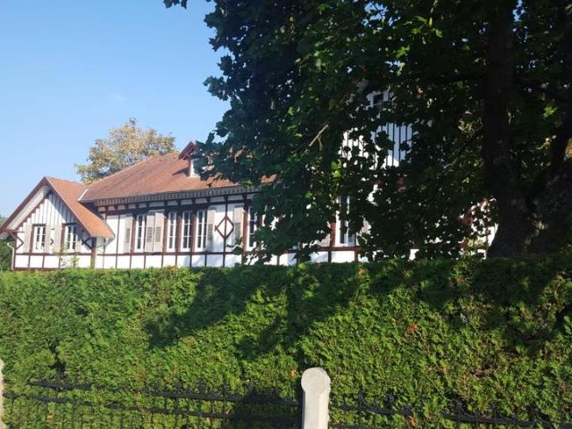 Landhaus Villa Baden Baden, 354 qm Wfl 1.400 qm, provisionsfrei