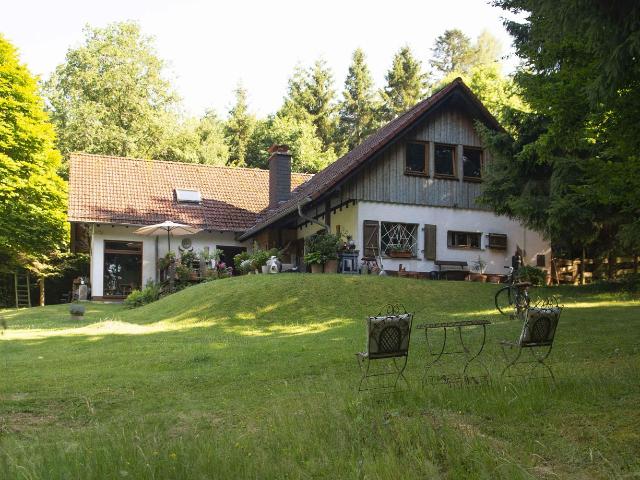 Landhaus auf einmaligem Naturgrundstück mit Naturteichen